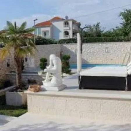 Luxury Karla Next To On Island Brac 别墅