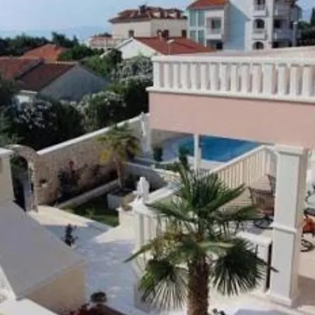 Luxury Karla Next To On Island Brac
